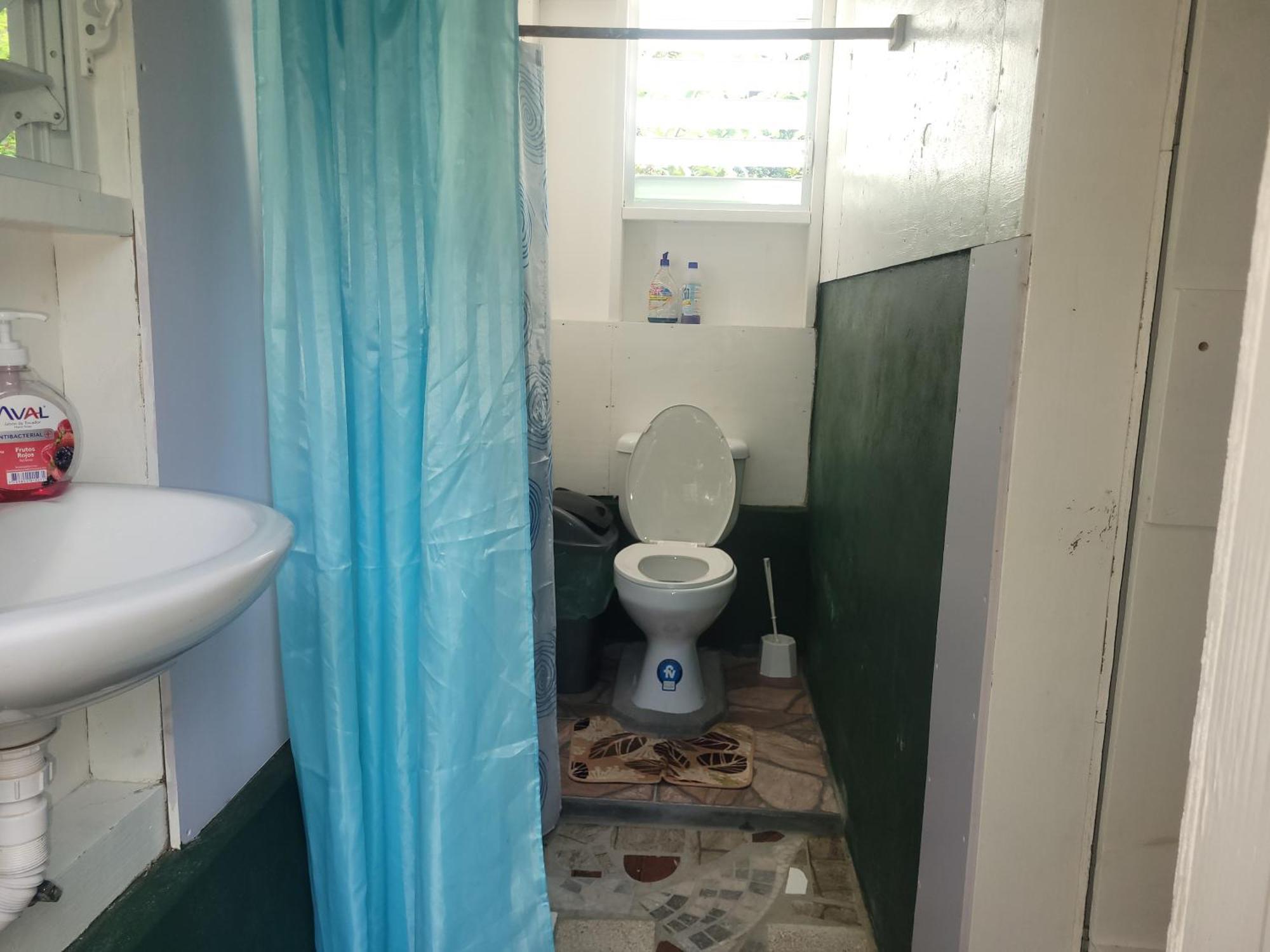 Ti Kwen Glo Cho Hotel Roseau Kültér fotó
